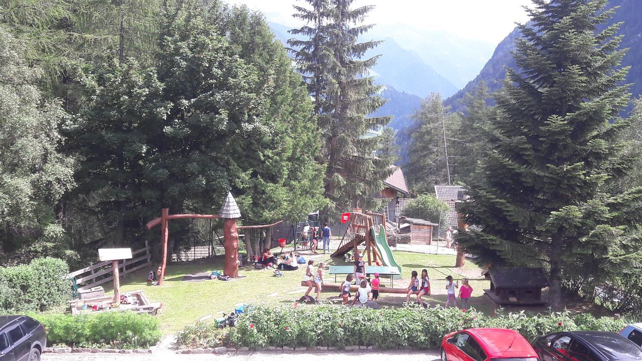 Familienpension Gletscherblick Heiligenblut am Großglockner Exterior foto